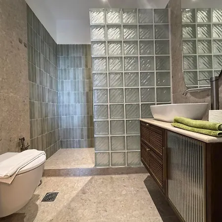 Vila Xenia Sea View *