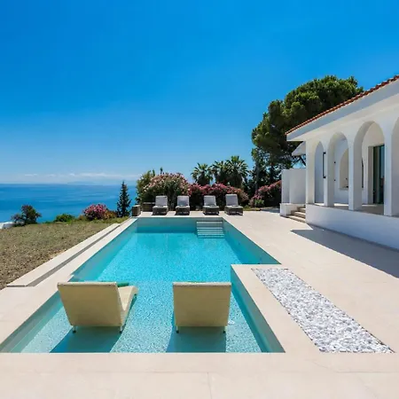 Vila Xenia Sea View *